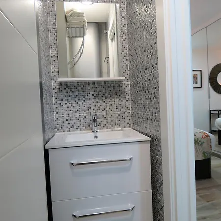Living Hercules Apartment